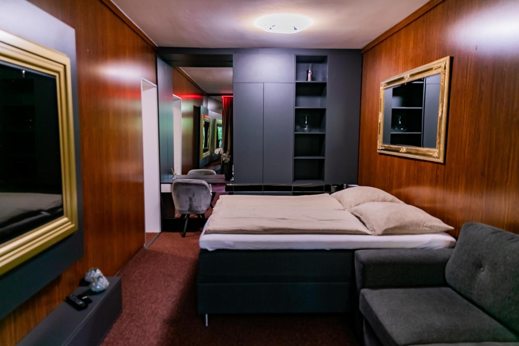 Motel1- A Megfizetheto Luxus! Dunaújváros Dış mekan fotoğraf